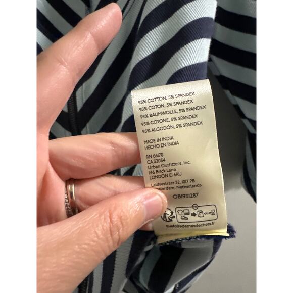 🔴Maeve by Anthropologie front-zip scoop neck top‎ Navy stripe size Medium - Picture 7 of 8